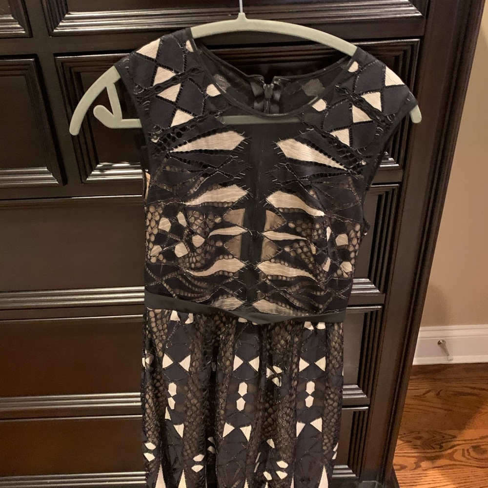 BCBG MAX DRESS